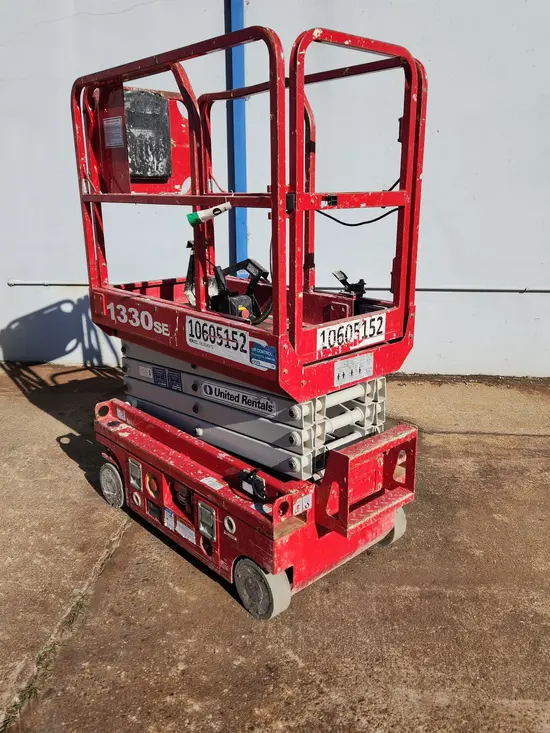 2017 MEC 1330SE Scissor Lift