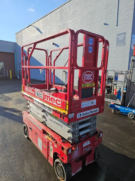 2018 MEC 1930SE Scissor Lift