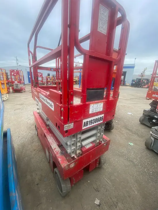 2017 MEC 1930SE Scissor Lift