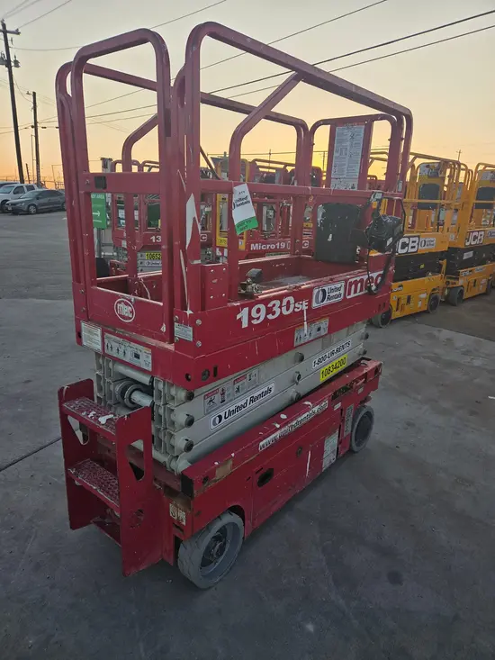 2018 MEC 1930SE Scissor Lift