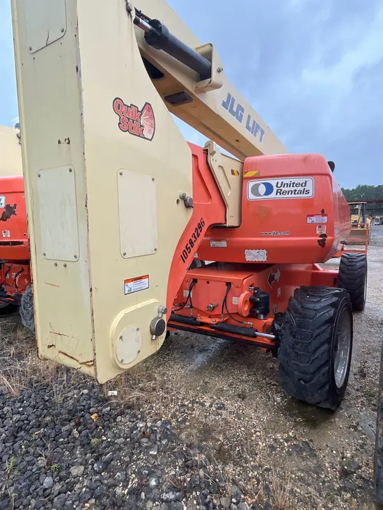 2017 JLG 800AJ Articulating Boom Lift