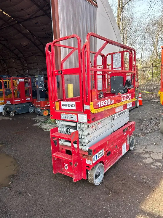 2017 MEC 1930SE Scissor Lift