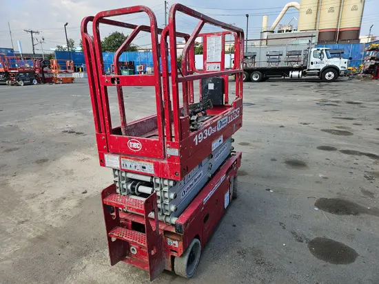 2018 MEC 1930SE Scissor Lift