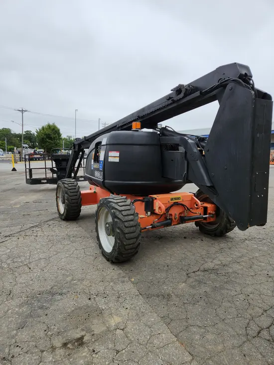 2011 JLG 600AJ Articulating Boom Lift