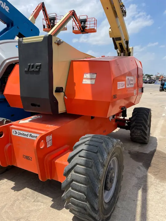 2013 JLG 800AJ Articulating Boom Lift