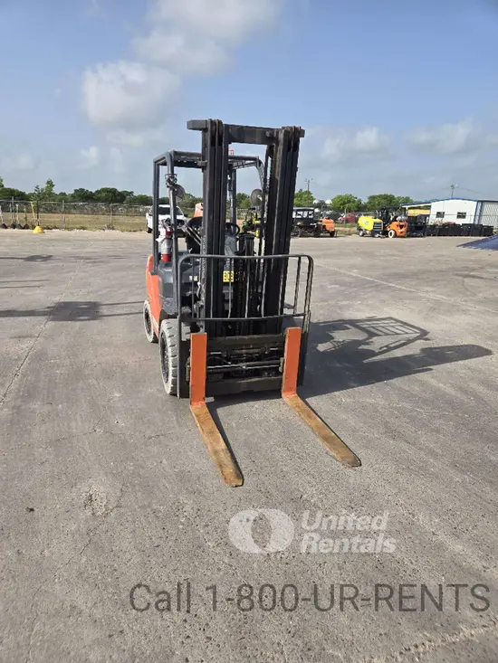2018 Toyota 8FDU30 Warehouse Forklift