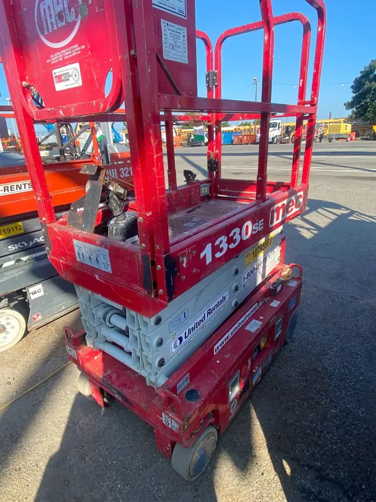 2018 MEC 1330SE Scissor Lift