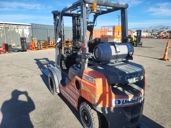 2019 Toyota 8FGU25 Warehouse Forklift