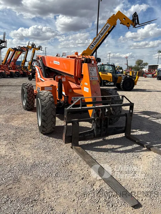 2015 SKYTRAK 8042 Forklift