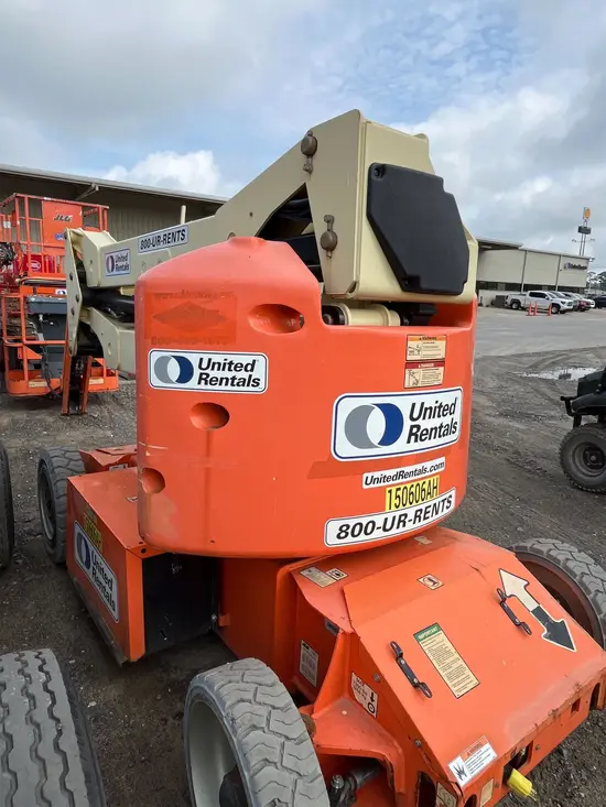 2015 JLG E400AJPN Articulating Boom Lift