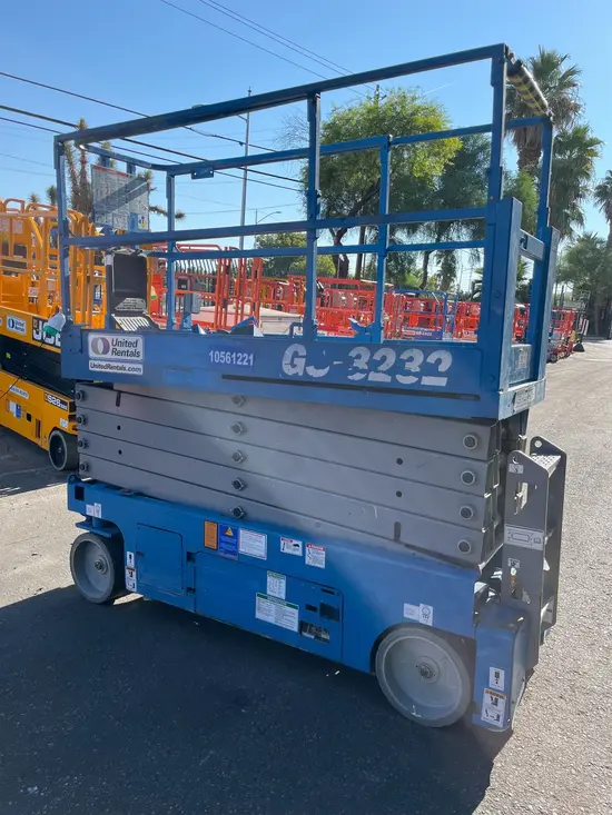 2017 Genie GS-3232 Scissor Lift