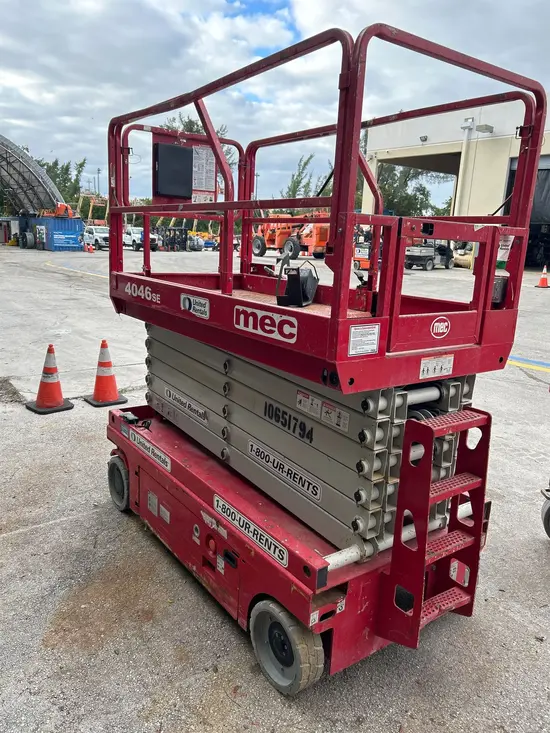2017 MEC 4046SE Scissor Lift