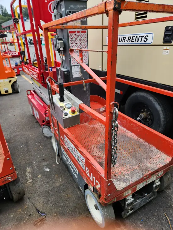 2018 Skyjack SJ12 Self-Propelled One-Person Lift