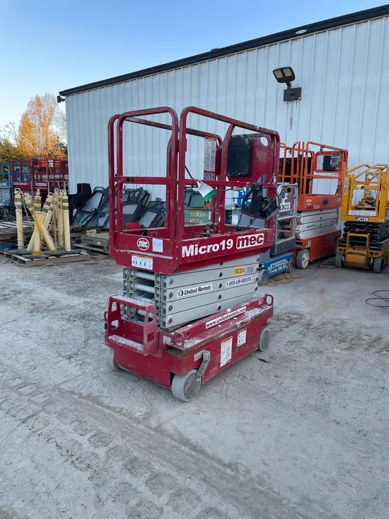 2018 MEC MICRO 19 Scissor Lift