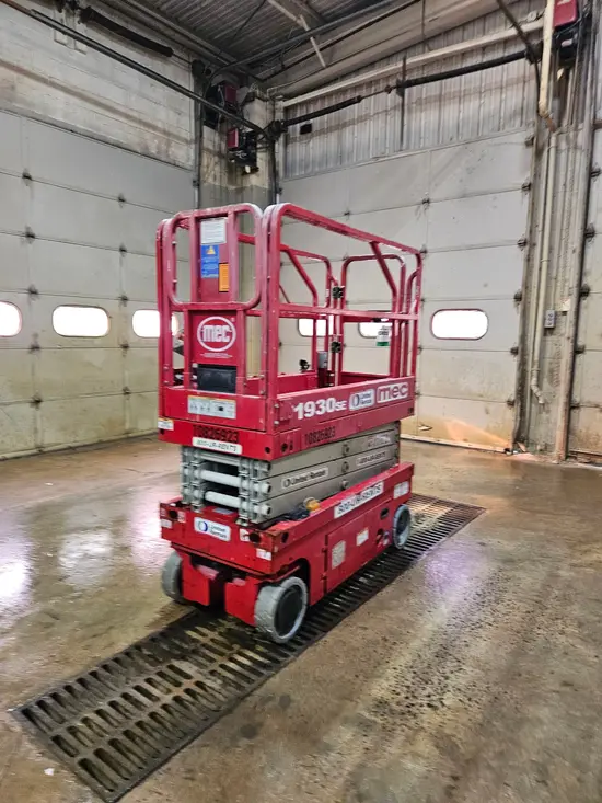 2018 MEC 1930SE Scissor Lift