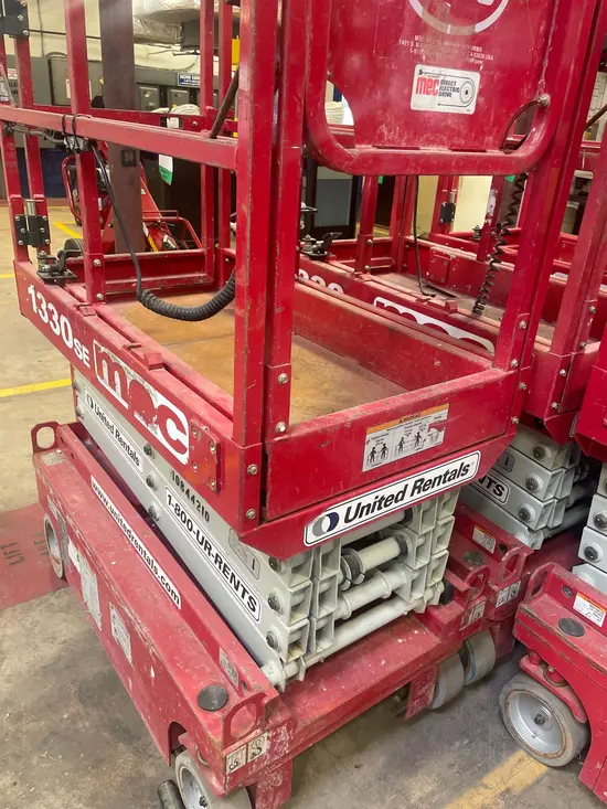 2018 MEC 1330SE Scissor Lift