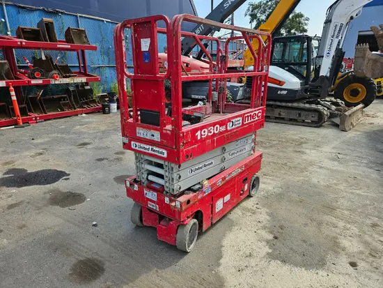 2018 MEC 1930SE Scissor Lift