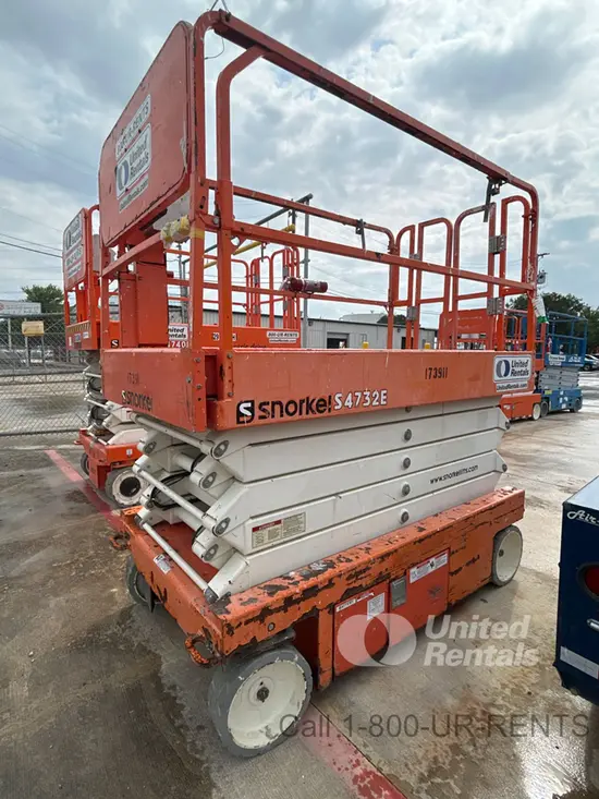 2016 Snorkel S4732E Scissor Lift