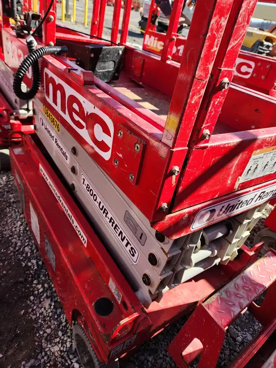 2018 MEC 1330SE Scissor Lift