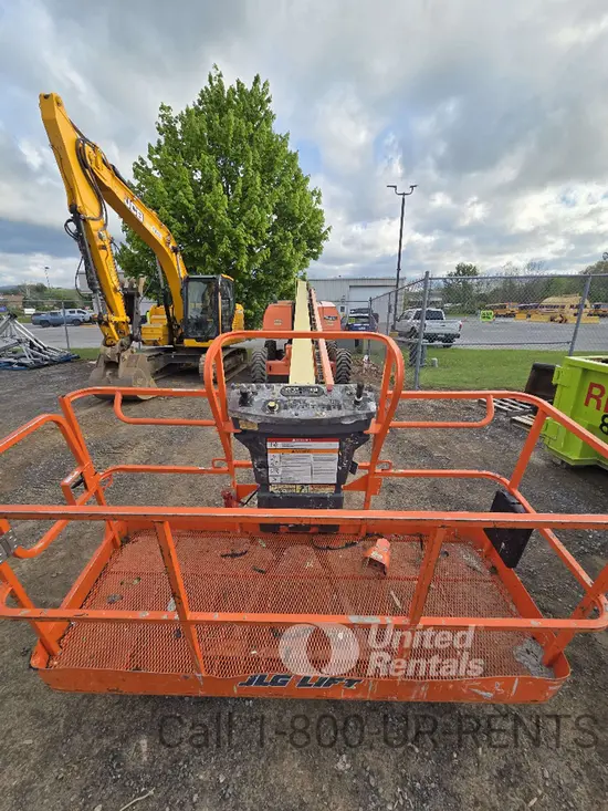 2018 JLG 800S Boom Lift