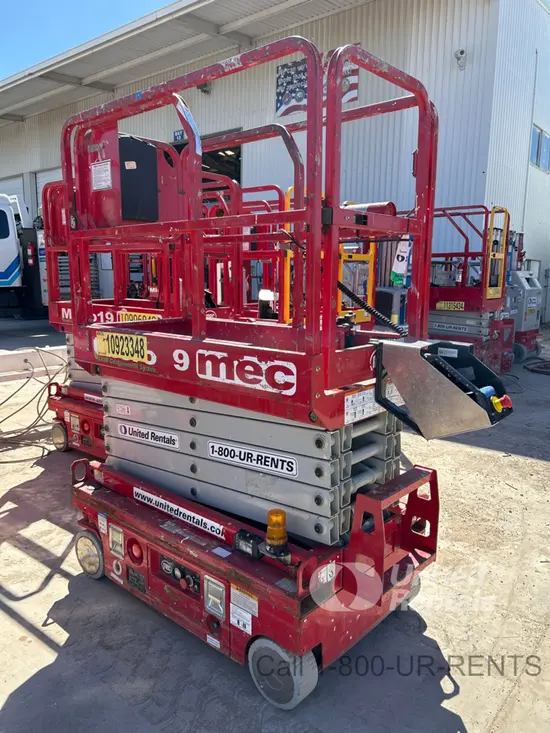 2019 MEC MICRO 19 Scissor Lift