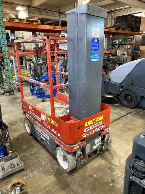 2017 Skyjack SJ16 Self-Propelled One-Person Lift