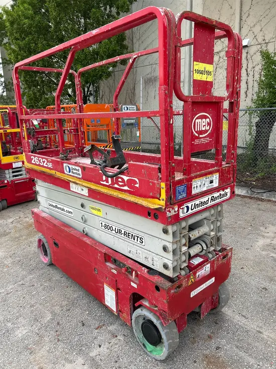 2017 MEC 2632SE Scissor Lift