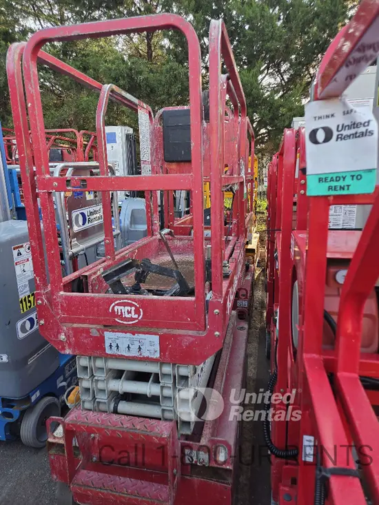 2018 MEC 1330SE Scissor Lift