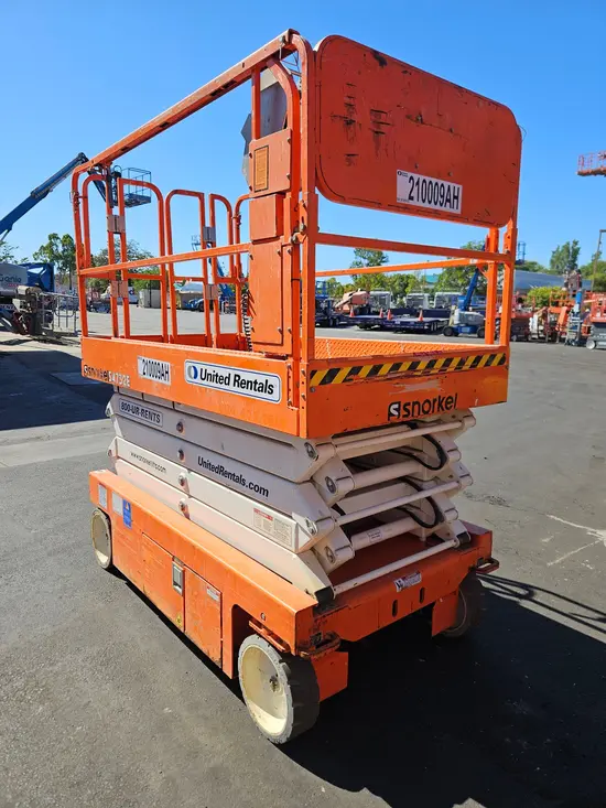 2018 Snorkel S4732E Scissor Lift