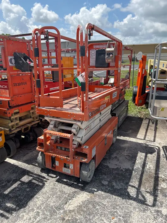 2019 Snorkel S3219E Scissor Lift