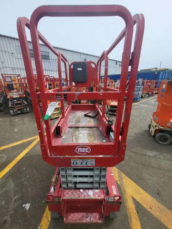 2018 MEC MICRO 19 Scissor Lift