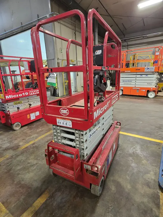 2018 MEC MICRO 19 Scissor Lift