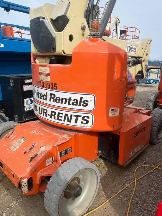 2016 JLG E400AJPN Articulating Boom Lift