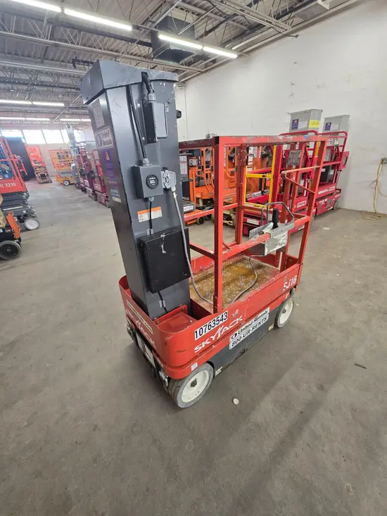 2018 Skyjack SJ16 Self-Propelled One-Person Lift