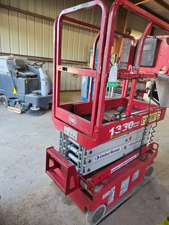 2019 MEC 1330SE Scissor Lift