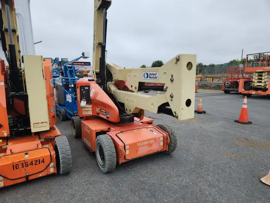 2015 JLG E400AN Articulating Boom Lift