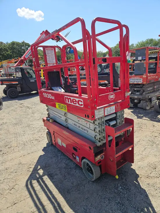 2017 MEC 1930SE Scissor Lift