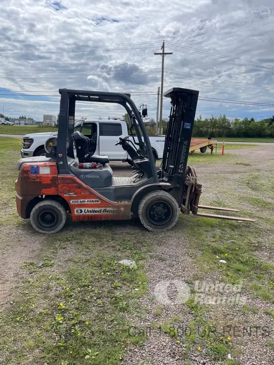 2019 Toyota 8FGU30 Warehouse Forklift