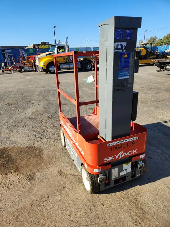 2017 Skyjack SJ12 Self-Propelled One-Person Lift