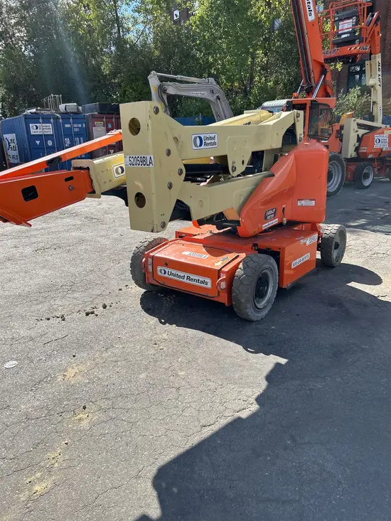 2017 JLG E400AJPN Articulating Boom Lift