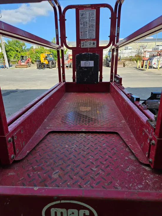 2018 MEC 1930SE Scissor Lift
