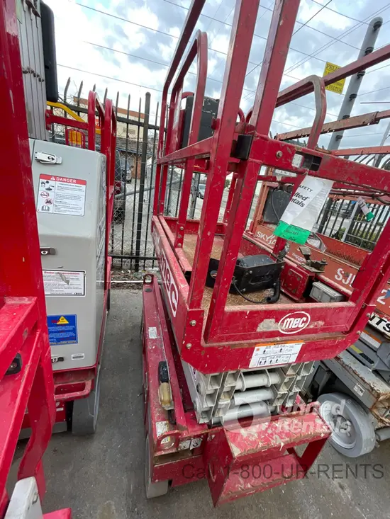 2018 MEC 1330SE Scissor Lift