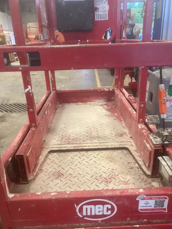 2017 MEC 1330SE Scissor Lift