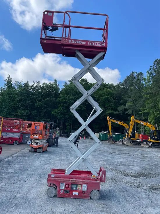 2018 MEC 1330SE Scissor Lift