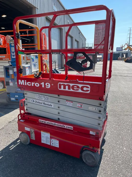2018 MEC MICRO 19 Scissor Lift