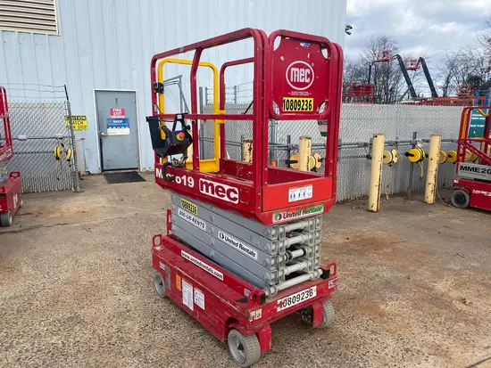2018 MEC MICRO 19 Scissor Lift