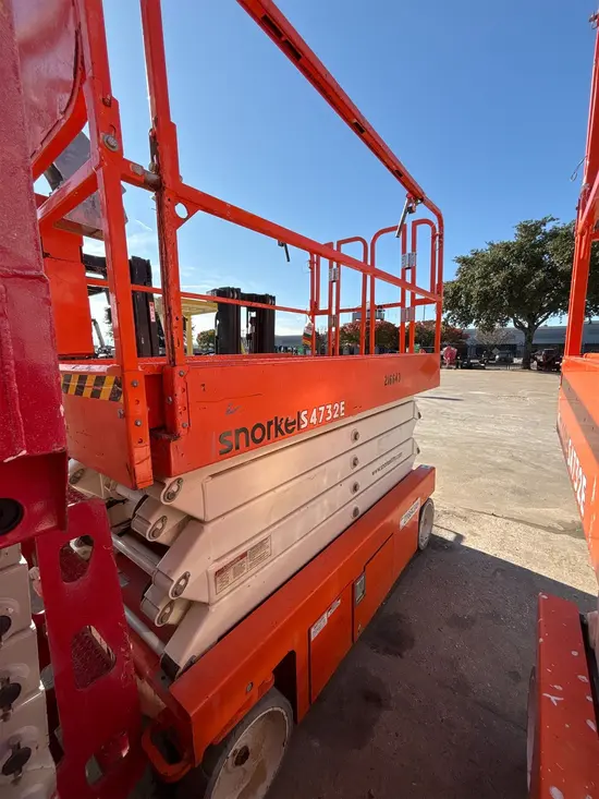 2018 Snorkel S4732E Scissor Lift