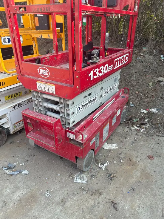 2018 MEC 1330SE Scissor Lift