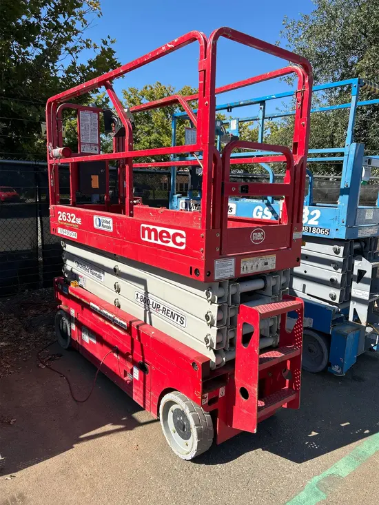 2019 MEC 2632SE Scissor Lift
