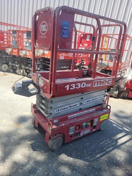 2017 MEC 1330SE Scissor Lift